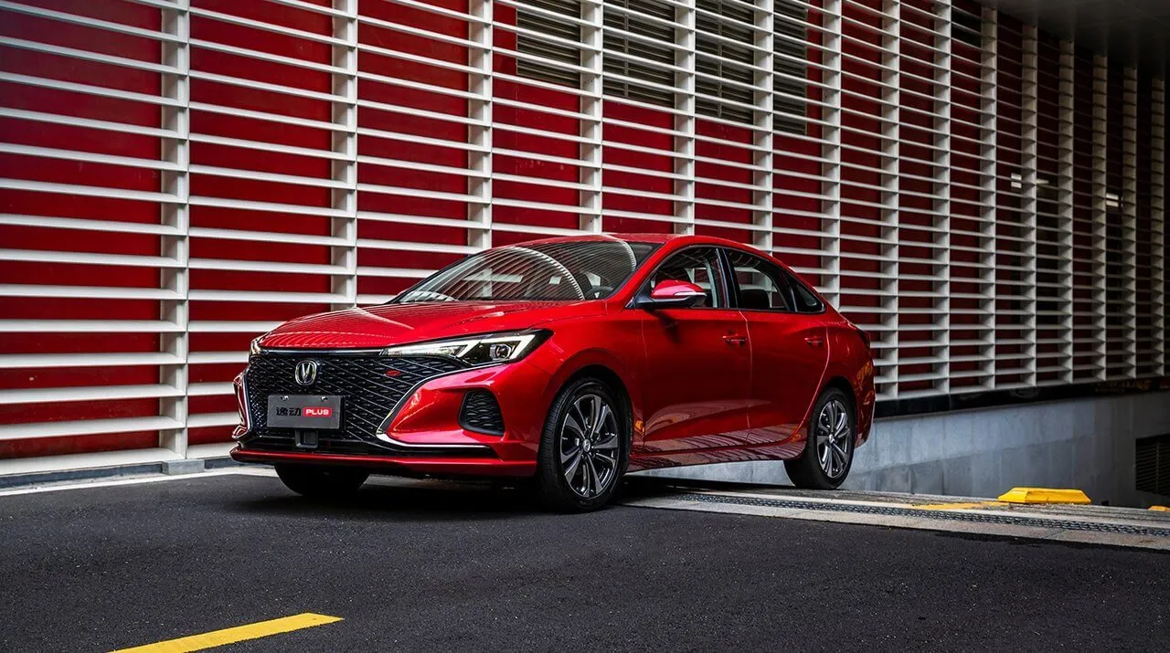 Changan Eado Plus — фото 1