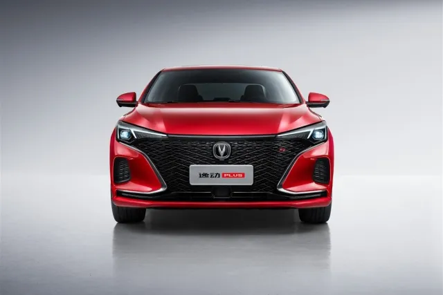 Changan Eado Plus — фото 24