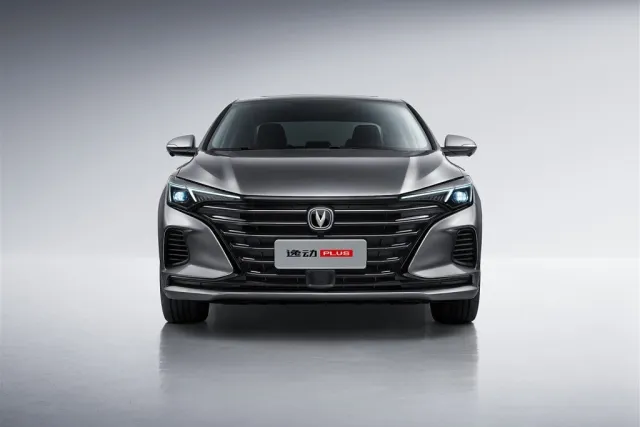 Changan Eado Plus — фото 16