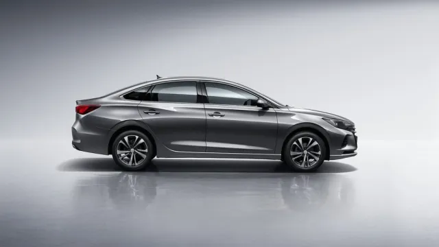 Changan Eado Plus — фото 17