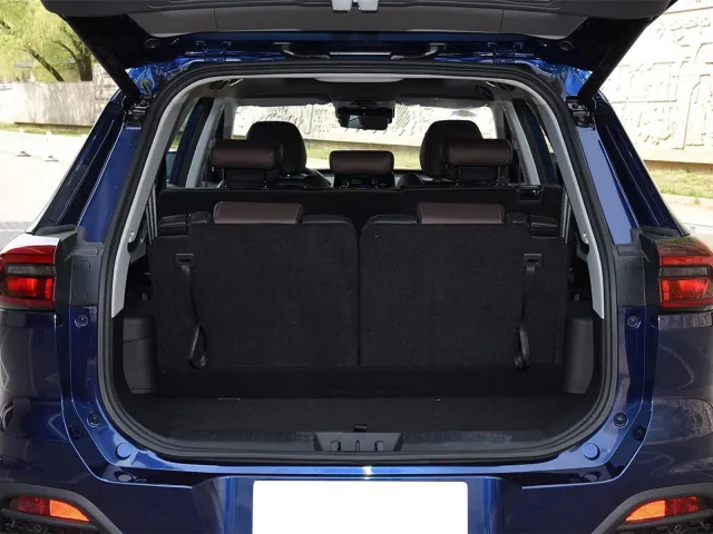 Chery Tiggo 8 — фото 12