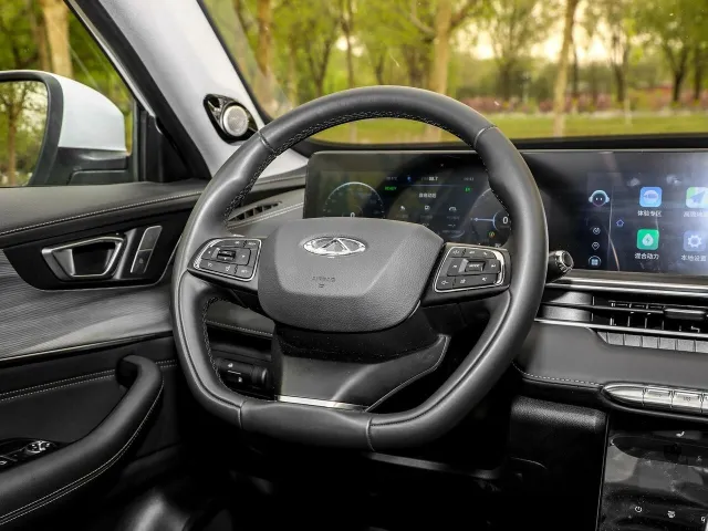 Chery Tiggo 8 Pro e+ — фото 11