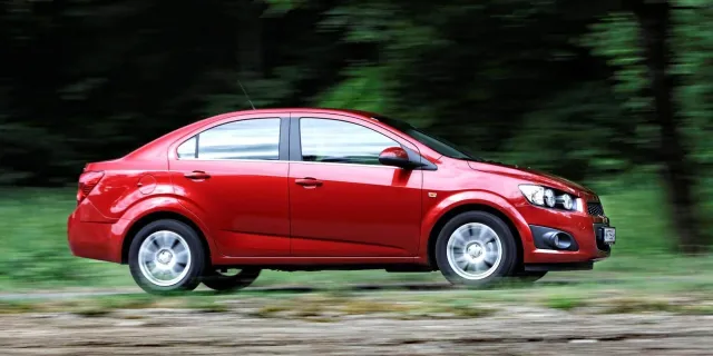 Chevrolet Aveo — фото 3