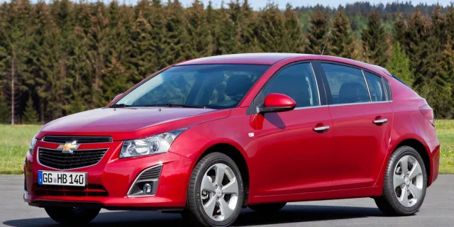 Chevrolet Cruze hatchback — фото 5