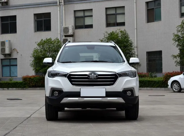 FAW Besturn X80 — фото 3