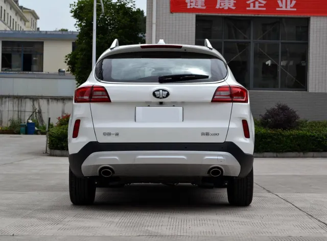 FAW Besturn X80 — фото 5