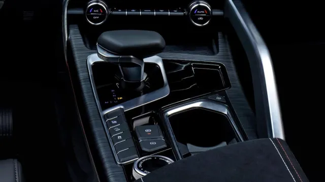 Geely Tugella — фото 13