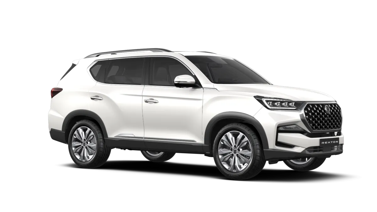 KGM Rexton — вид спереди в три четверти