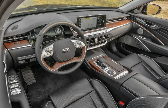 Kia K900 — фото 6