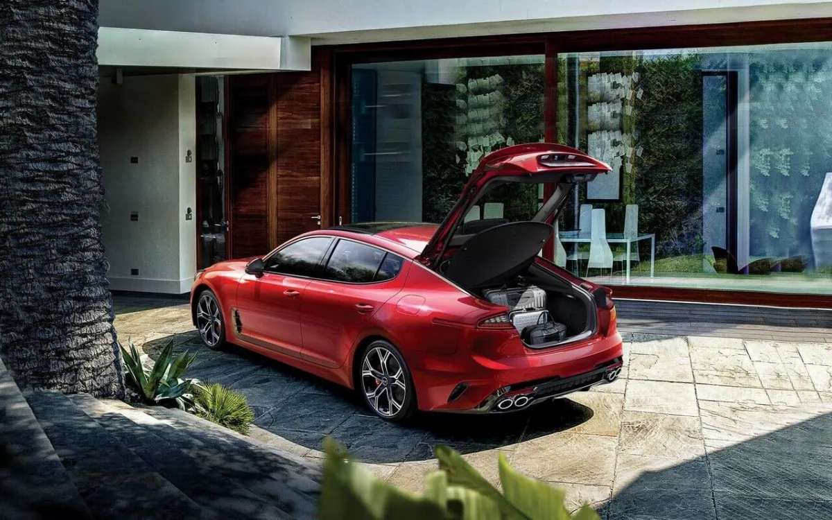 Новый Kia Stinger