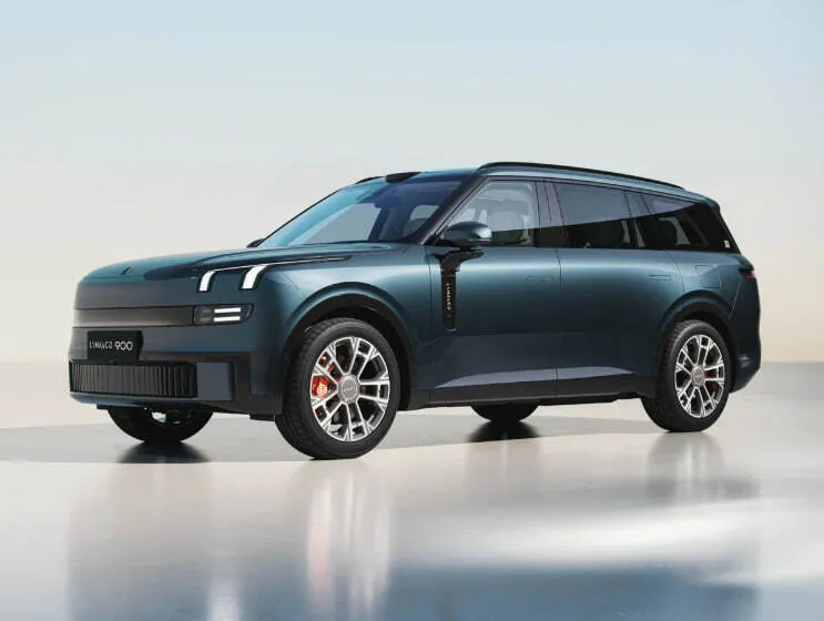 Новый Lynk & Co 900
