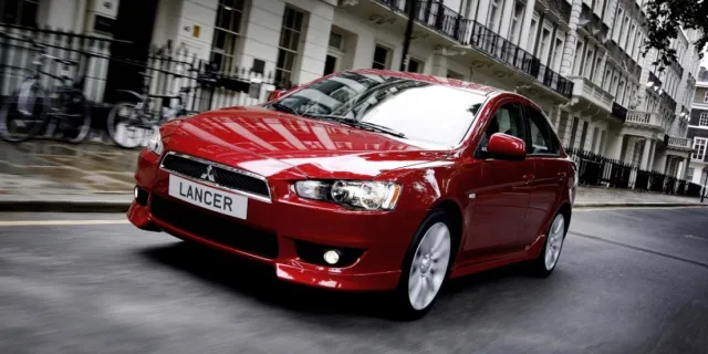 Mitsubishi Lancer — фото 4