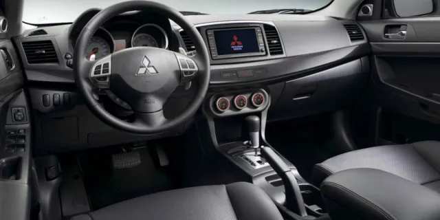 Mitsubishi Lancer — фото 8