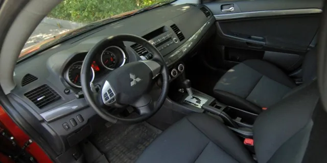Mitsubishi Lancer — фото 9