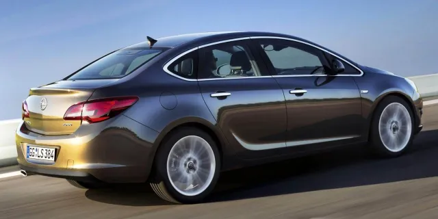Opel Astra — фото 4
