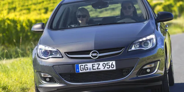 Opel Astra — фото 8