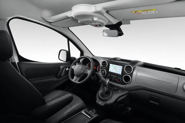 Opel Combo — фото 10