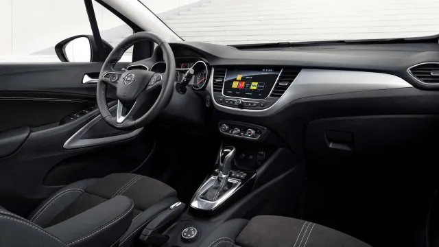 Opel Crossland X — фото 9