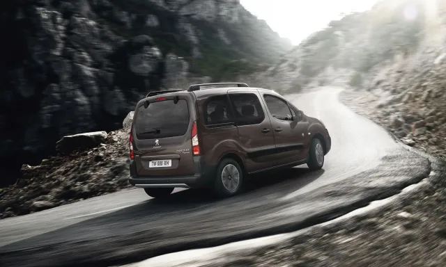 Peugeot Partner — фото 10