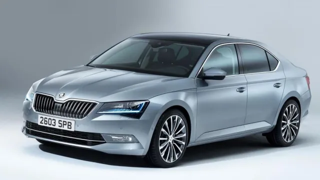 Skoda Superb — фото 2