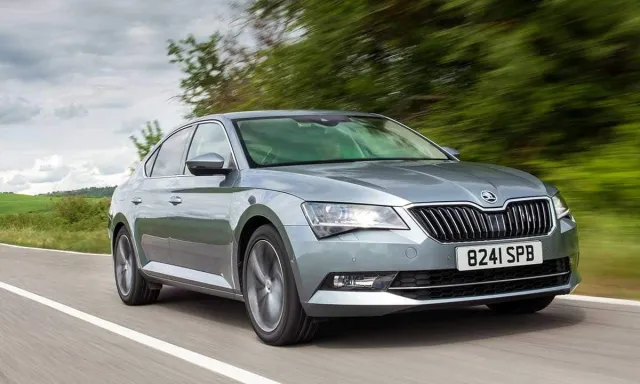 Skoda Superb — фото 6