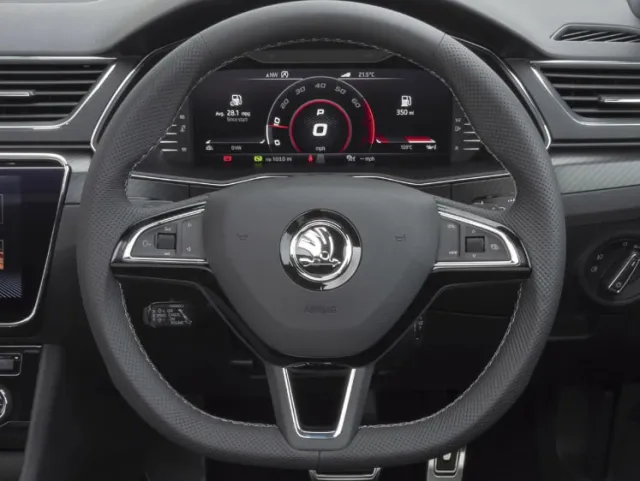 Skoda Superb — фото 10