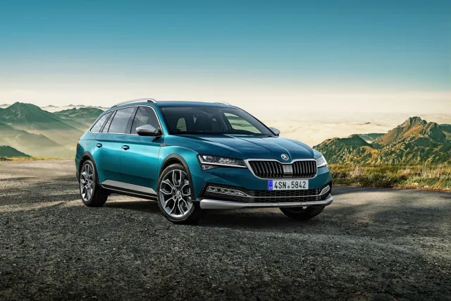 Skoda Superb — фото 1