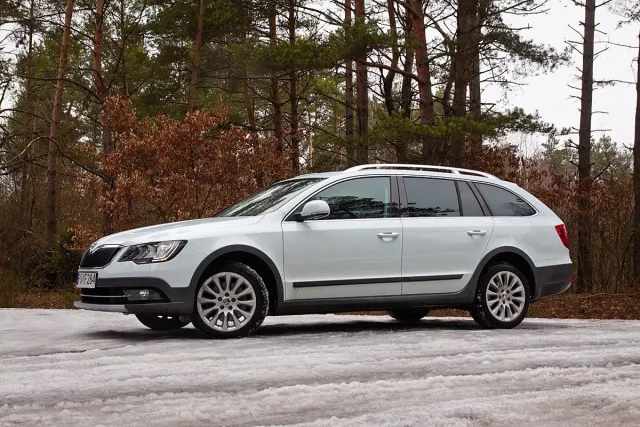 Skoda Superb — фото 5