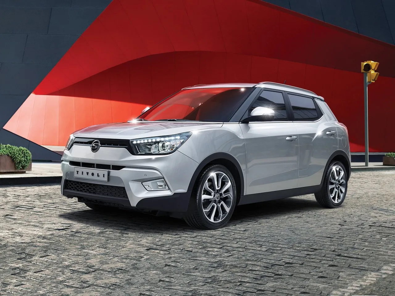 SsangYong Tivoli — фото 1