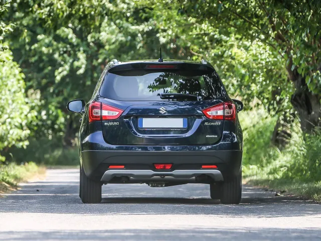 Suzuki SX4 — фото 2