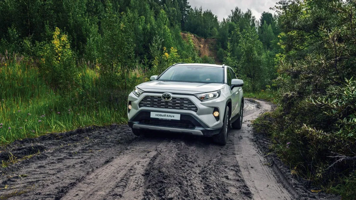 Новый Toyota RAV4