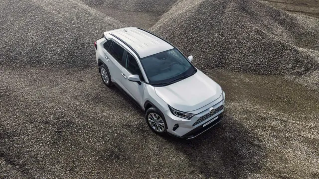 Toyota RAV4 — фото 4