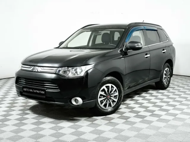 Mitsubishi Outlander III, 2013