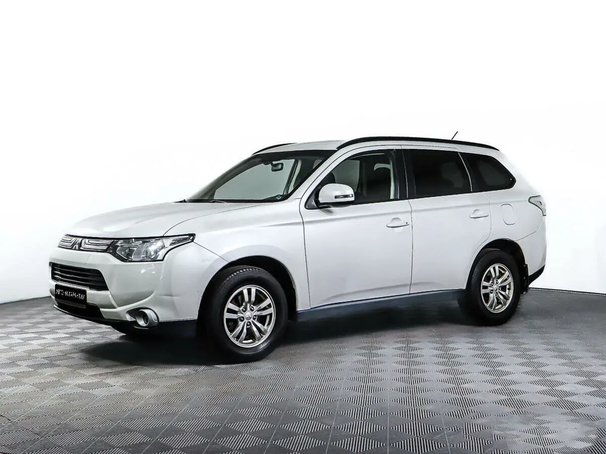 Mitsubishi Outlander III, 2013