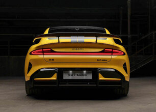 Галерея Xiaomi SU7 Ultra - Фото 4