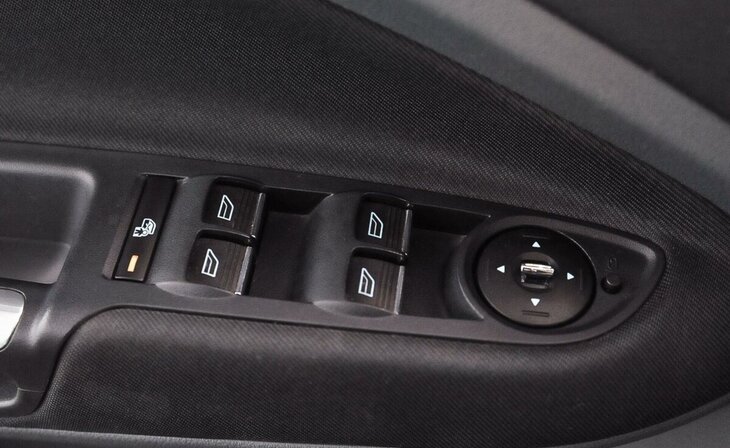 Ford C-MAX - Фото 8