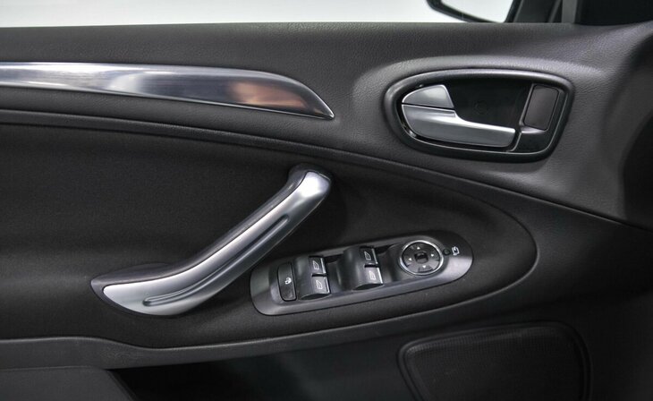 Ford S-MAX - Фото 11