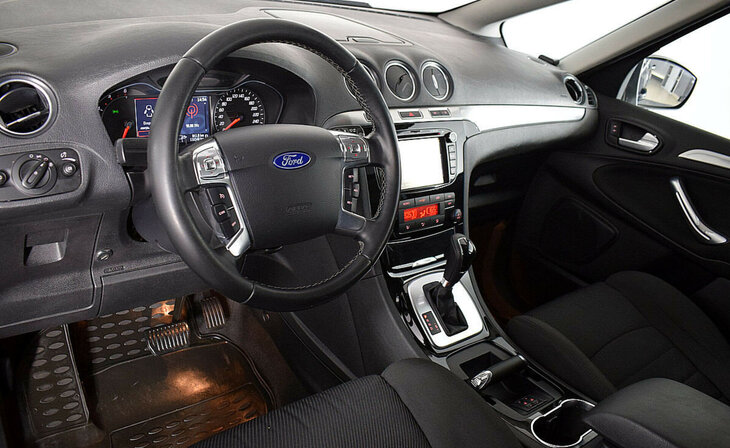 Ford S-MAX - Фото 8