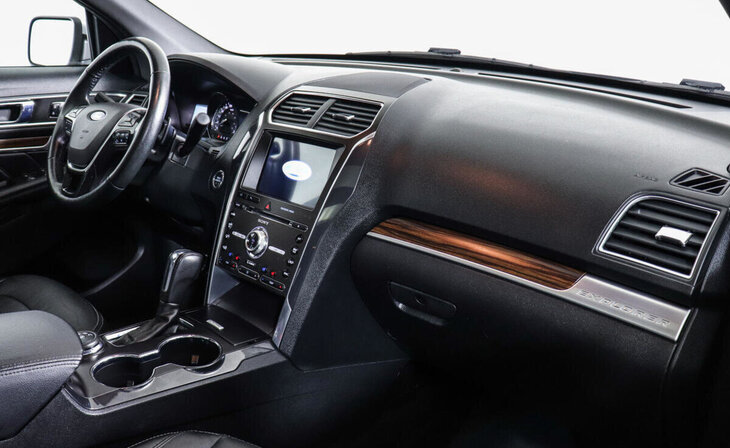 Ford Explorer - Фото 4