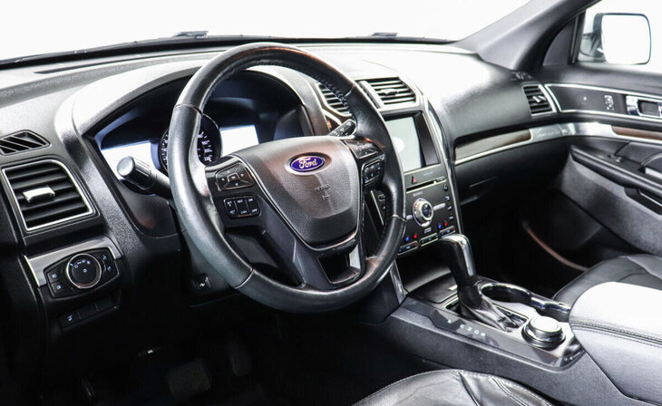 Ford Explorer - Фото 6