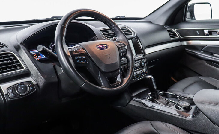 Ford Explorer - Фото 7
