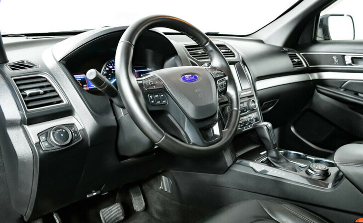 Ford Explorer - Фото 8