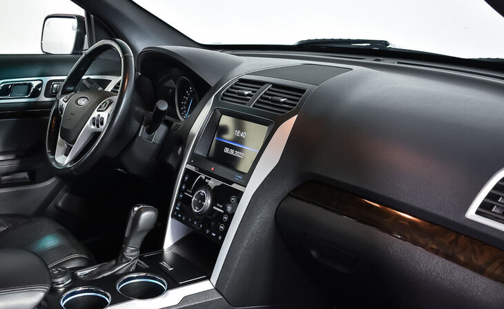 Ford Explorer - Фото 7