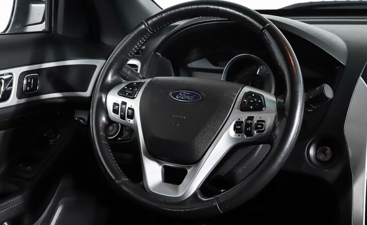 Ford Explorer - Фото 11