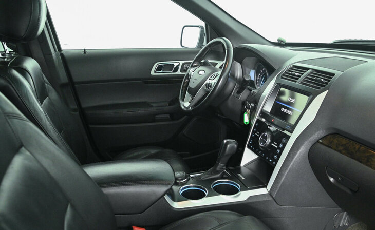 Ford Explorer - Фото 4