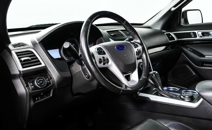 Ford Explorer - Фото 9