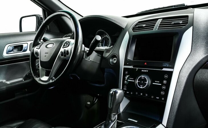 Ford Explorer - Фото 8