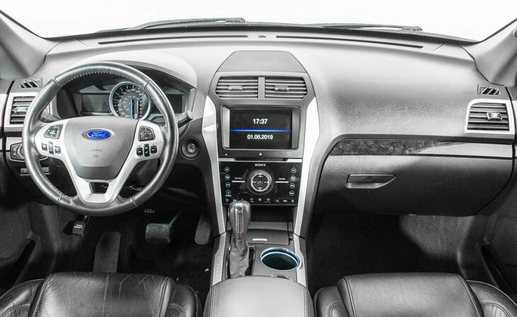 Ford Explorer - Фото 5