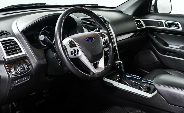 Ford Explorer - Фото 9