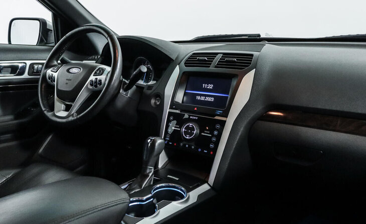 Ford Explorer - Фото 4